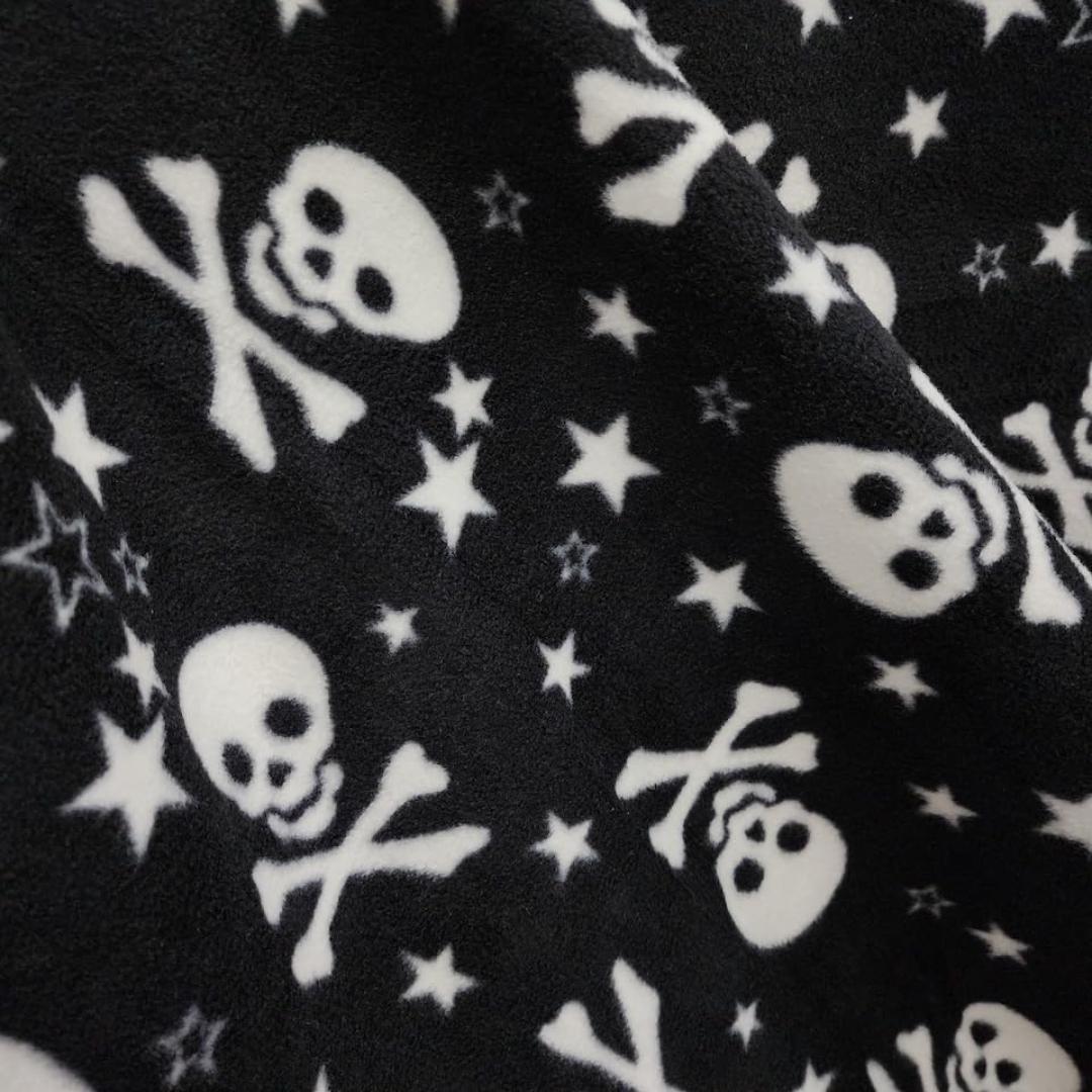 Skulls & Crossbones Print - Anti Pill Theme Fleece Fabric, 60” Inches Wide – Sold By The Yard Black/White